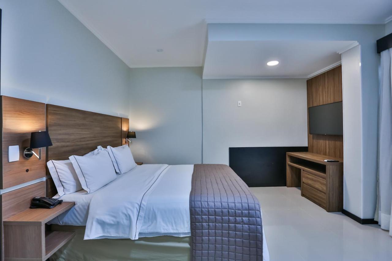 Wyndham Golden Foz Suites Foz do Iguacu Bagian luar foto